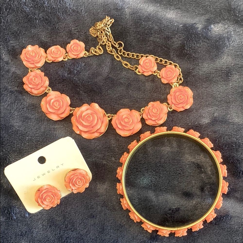 Vintage Coral Floral Jewelry Set